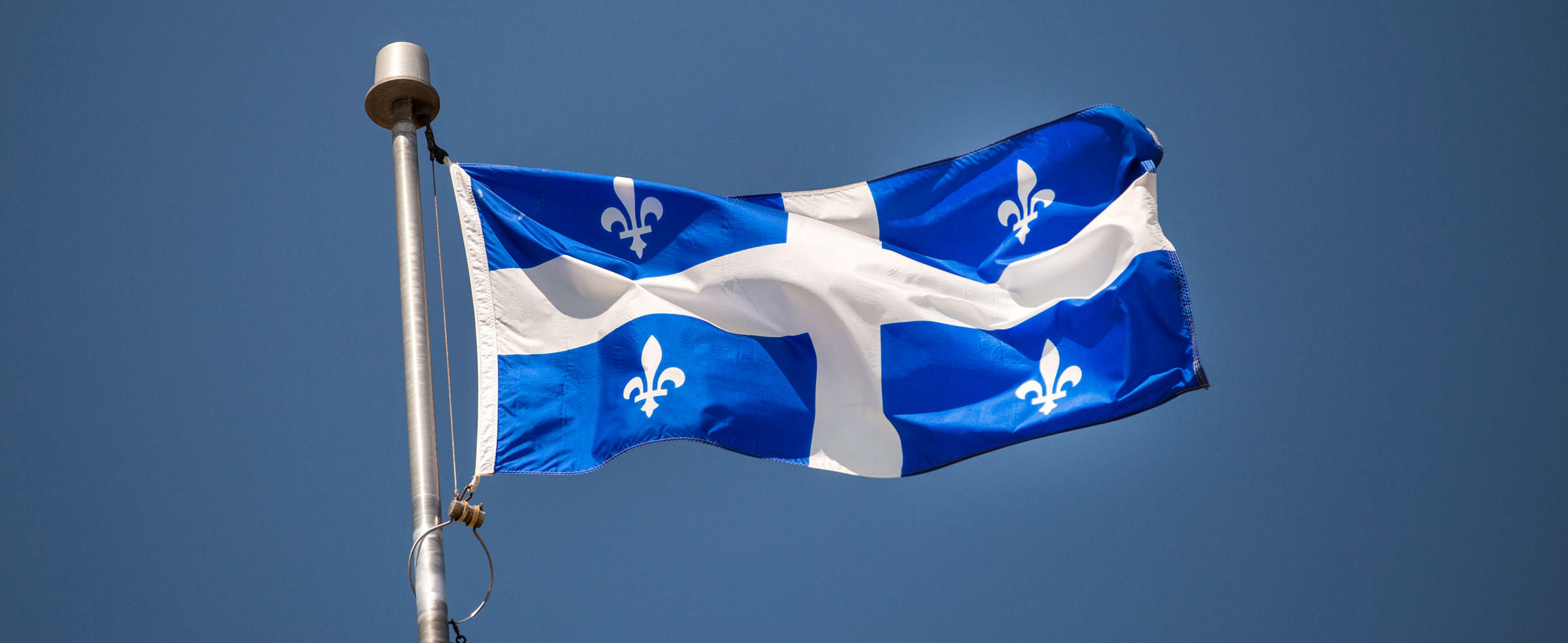 iStock-488104717-Quebec-Flag